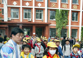 北京中小學170萬學生停課兩周防薩斯