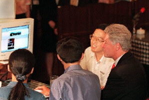 中国加强网吧控制批准十家网吧连锁店