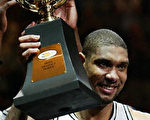 組圖：NBA馬刺再勝籃網封王  鄧肯獲選MVP