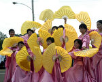 2003年費城狂歡節  法輪功學員表演獨樹一幟