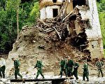 四川豪雨引发土石流 1死51失踪