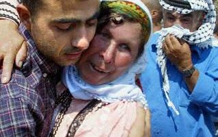 以色列释放三百余巴勒斯坦囚犯