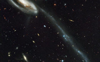科學家從照片中發現星系吞噬證據
