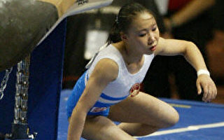 中国体操女队出现重大失误 痛失奖牌