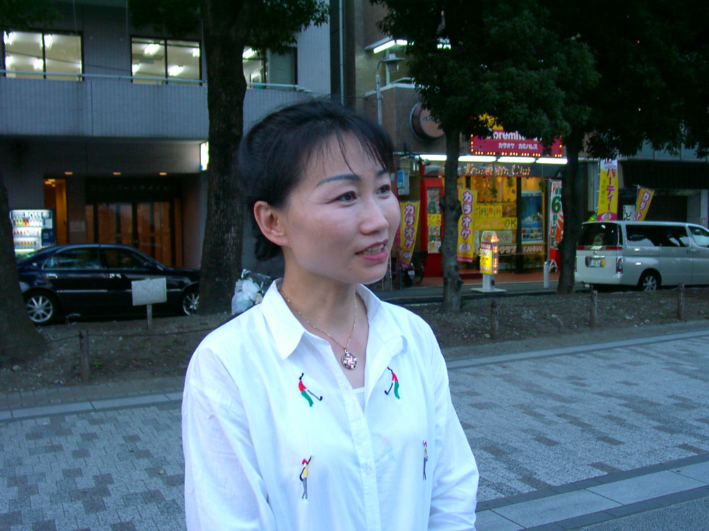 證人田中女士接受採訪 (大紀元記者 魯永攝影)