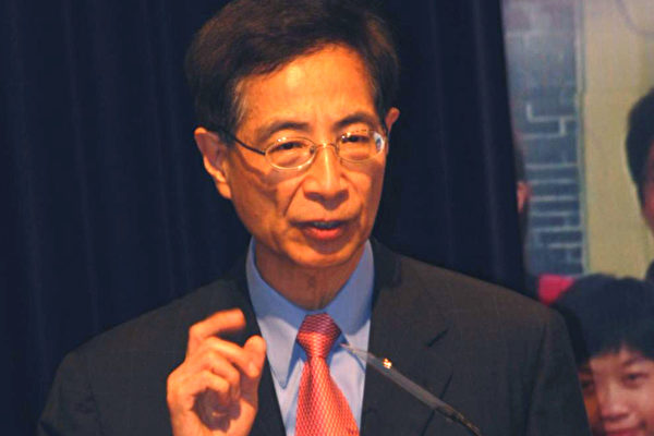李柱銘批評政府的做法是變相效法新加坡,想濫用司法程序去打擊異見人士。(攝影: 香港大紀元記者) 李柱銘批評政府的做法是變相效法新加坡,想濫用司法程序去打擊異見人士。(攝影: 香港大紀元記者)