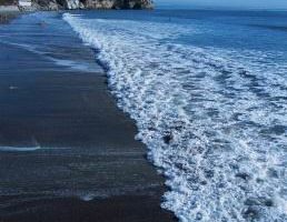加州海岸纵走 
 10人步行两千公里