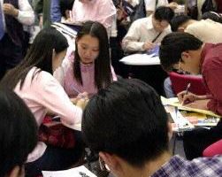 中國大學畢業生求職被坑蒙拐騙面面觀