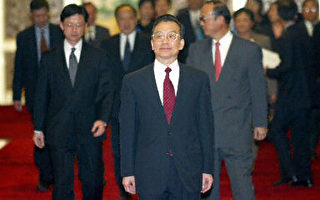 中国总理温家宝启程访美首赴纽约