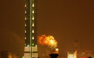 世界第一高楼“台北101”的跨年夜景与烟火
