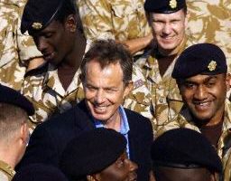 英国首相布莱尔突访驻伊拉克英军