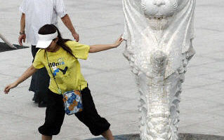 新加坡扫黄 捕近二百名女郎 中国籍居多
