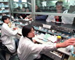 中国药品任意抬哄药价,农民和贫民在医疗上负担重(法新社)