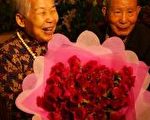 孙女表孝心  让阿公阿嬷浪漫共度白色情人节
