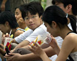 中国留学热潮不断 学生人数名列前茅