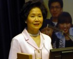 陳方安生有關文革言論在港引發爭議