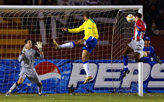 美洲杯足球赛哥斯大黎加、巴拉圭及巴西晋级八强