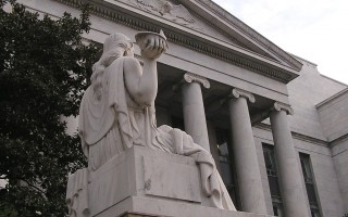 “堅忍不屈的精神”畫展在美國會大樓展出