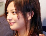 神秘女子街头公话报料：赵薇和易姓发型师有染