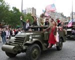 組圖﹕60年后巴士底廣場上時光逆轉 軍民共舞