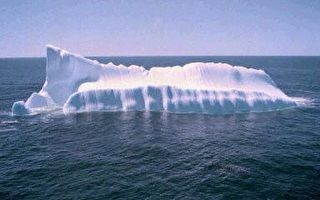 南极冰架裂缝长达110英里 大冰山随时会诞生