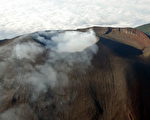 组图：日本浅间山火山21年来最大爆发