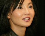 张曼玉生日搞火锅派对 梁家辉满身酒气动粗护花