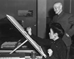 组图：蒋宋美龄遗物  九日国父纪念馆展出