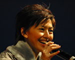 孙燕姿肠胃炎 晚上仍抱病卖力演出