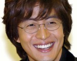 裴勇俊慷慨解囊鉅額協助南亞海嘯災區賑災