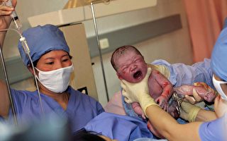 中國第13億個公民出生