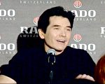 费翔“拍卖胸毛”是假 媒体断章取义网友鸣不平