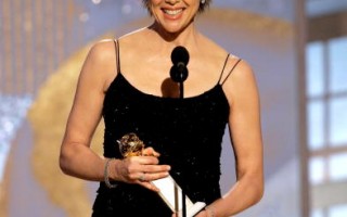 安妮特貝寧 獲金球獎音樂喜劇類最佳女主角