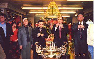 經文處官員除夕夜忙拜年  與金山僑界人士共迎新歲
