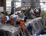 日火車事故死者增至90人