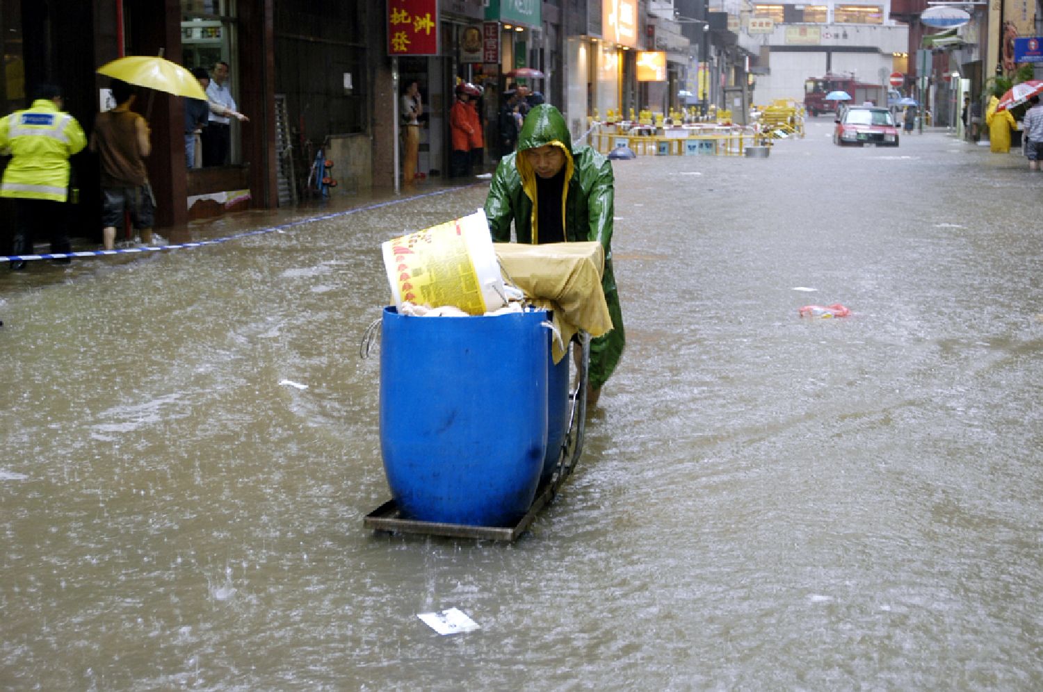 2008年香港暴雨 大澳斷路斷水變「孤城」 | 飛凡香港 | 樂活灣區 | 當代中國