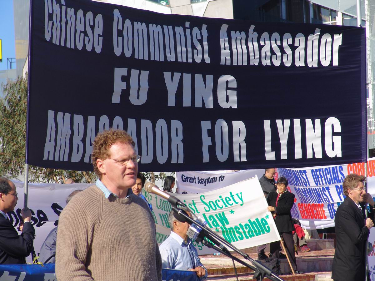 綠黨難民行動委員會發言人Peter Job先生發言(大紀元)