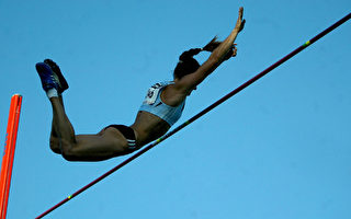 俄女將4.95米 再創女子撐竿跳世界紀錄