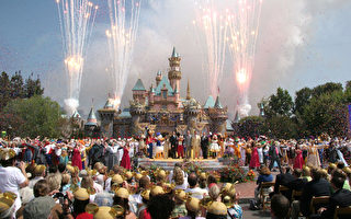 美国迪士尼乐园欢庆五十周年