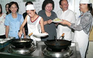 台勞委會主委陳菊訪視外籍新娘職業訓練專班