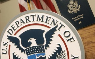 美國電子護照登場  嵌入芯片無法偽造