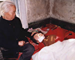 舍身救人当“护垫” 无钱治疗恐瘫痪