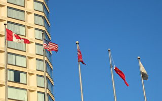 胡锦涛,看清楚红旗掉下来了！