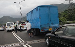 图片新闻：大埔吐露港公路交通意外