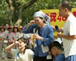 组图5:香港“没有共产党才有新中国”游行