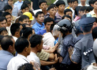 廣州白雲區發生警民衝突
