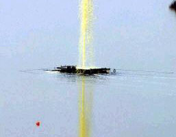 治理瓦斯湖  導管排出二氧化碳
