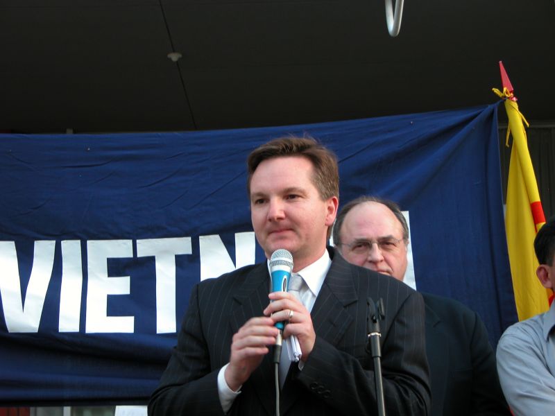 聯邦議員Chris Bowen到場支持發表演講(大紀元)
