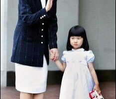 朝日新闻民调：七成一日本人支持母系日皇制