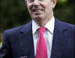 英國首相布萊爾獲頒風雲政治家榮銜